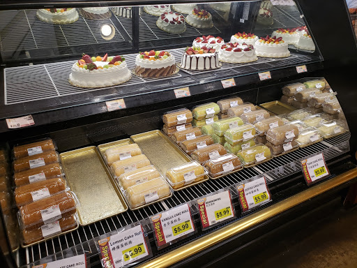 Shopping Mall «Great Wall Shopping Mall», reviews and photos, 18230 E Valley Hwy, Kent, WA 98032, USA