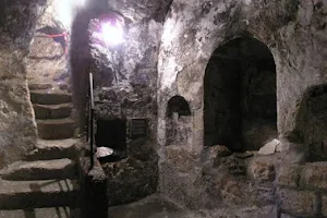 Tomb of Lazarus image