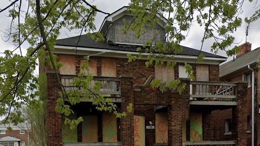 Lees transitional home