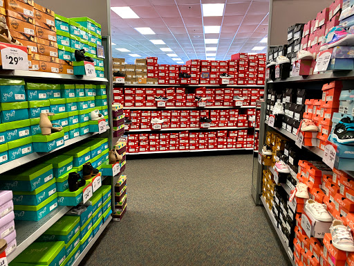 Shoe Store «Shoe Carnival», reviews and photos, 3867 Mexico Rd, St Charles, MO 63303, USA