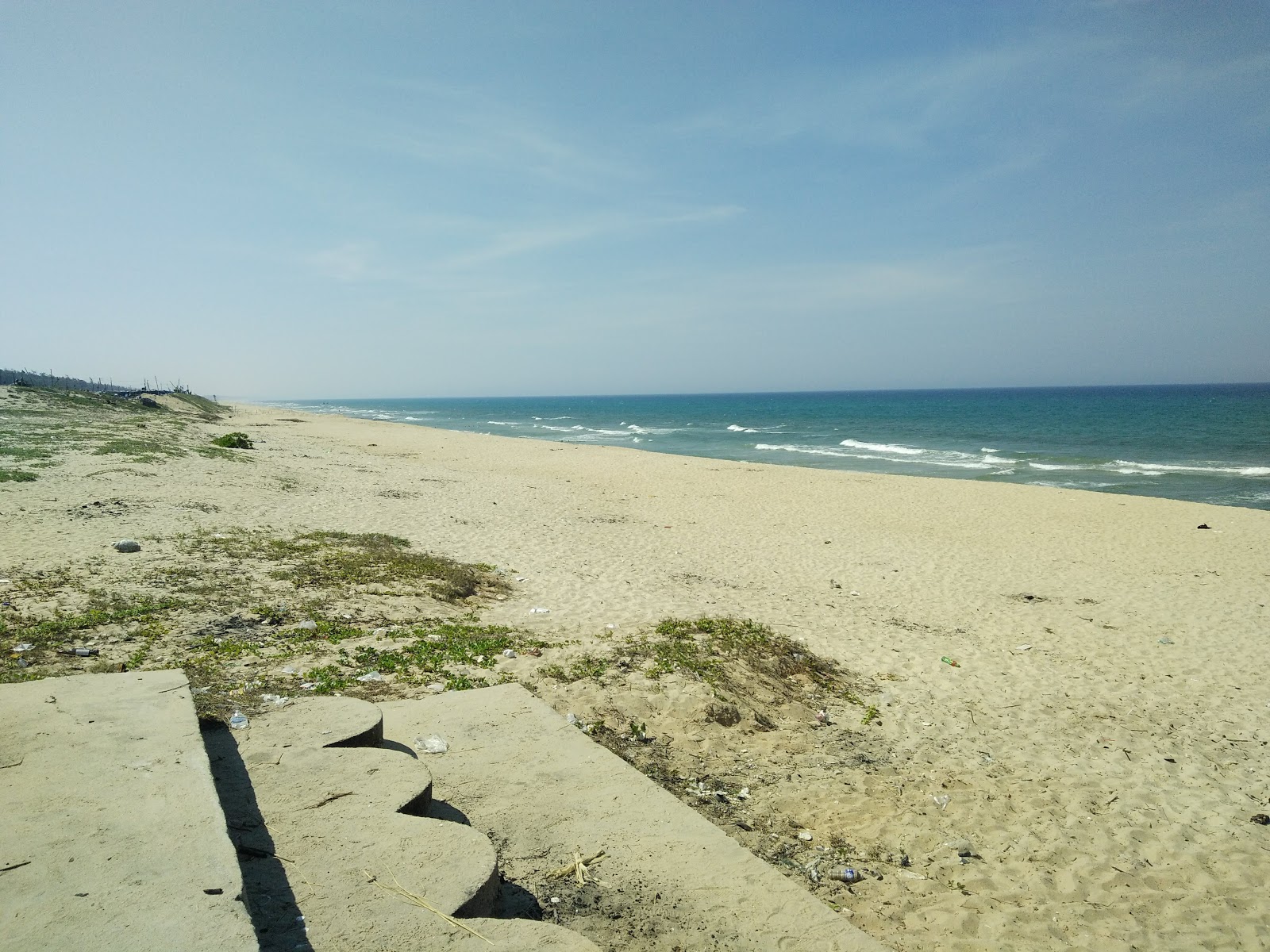Φωτογραφία του Pho An Beach με καθαρό νερό επιφάνεια