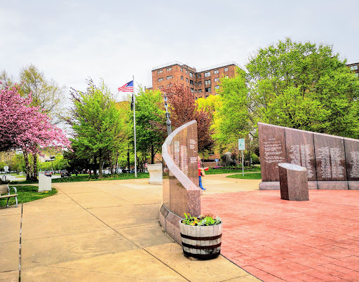 Park «Veterans Park», reviews and photos, 1 Naval Park Cove, Buffalo, NY 14202, USA