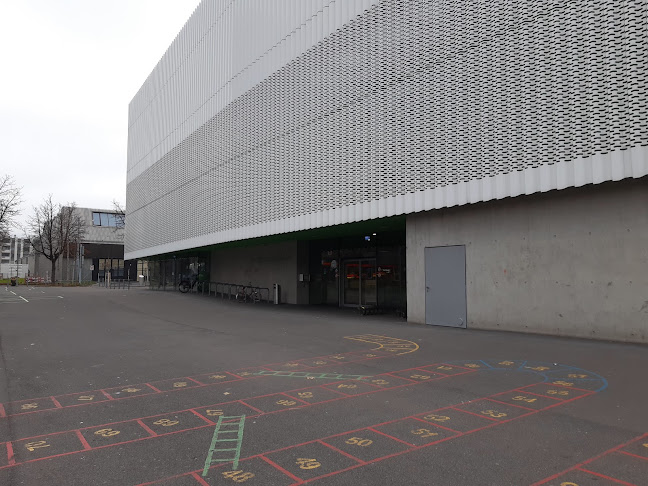 Rezensionen über Dreifachhalle Hardau in Zürich - Sportstätte