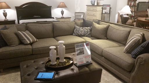 Furniture Store «Rooms To Go & Rooms To Go Kids Furniture Store - Montgomery», reviews and photos, 6810 Eastchase Pkwy Suite A, Montgomery, AL 36117, USA