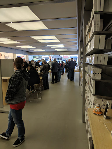 Computer Store «Apple Lehigh Valley», reviews and photos, 250 Lehigh Valley Mall, Whitehall, PA 18052, USA