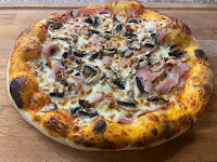 Plats et boissons du Pizzeria Distributeur de pizza d’Epiry - n°1