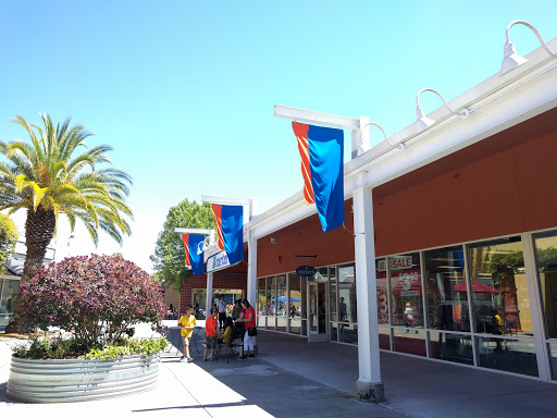 Shopping Mall «Petaluma Village Premium Outlets», reviews and photos, 2200 Petaluma Blvd N, Petaluma, CA 94952, USA