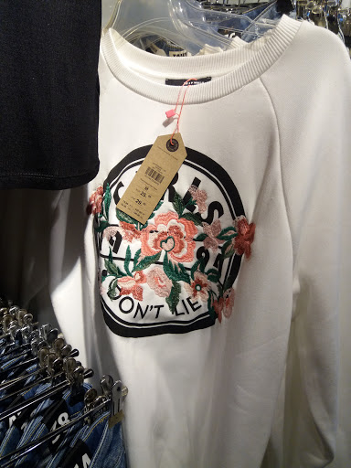 Läden, um Weihnachtspullover zu kaufen Munich