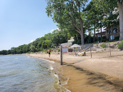 Bernard Avenue Beach'in fotoğrafı ve yerleşim