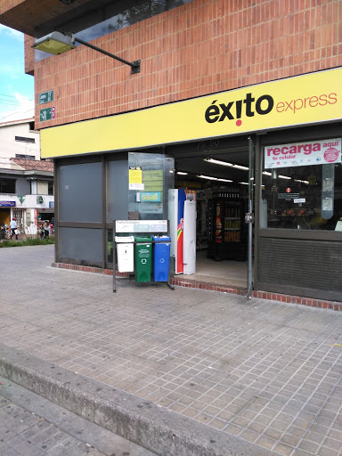 Éxito Express Heroes