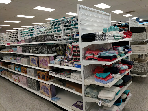 Clothing Store «Ross Dress for Less», reviews and photos, 3500 East-West Hwy, Hyattsville, MD 20782, USA