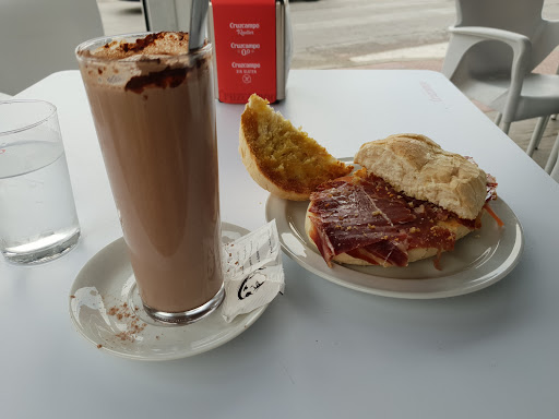 Información y opiniones sobre Bar Richard de Almensilla