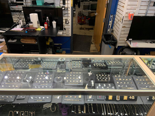 Pawn Shop «Uptown Pawn», reviews and photos, 301 W Lake St, Minneapolis, MN 55408, USA