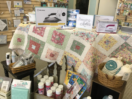 Fabric Store «Prairie Point Quilt & Fabric Shop», reviews and photos, 11950 Shawnee Mission Pkwy, Shawnee, KS 66216, USA