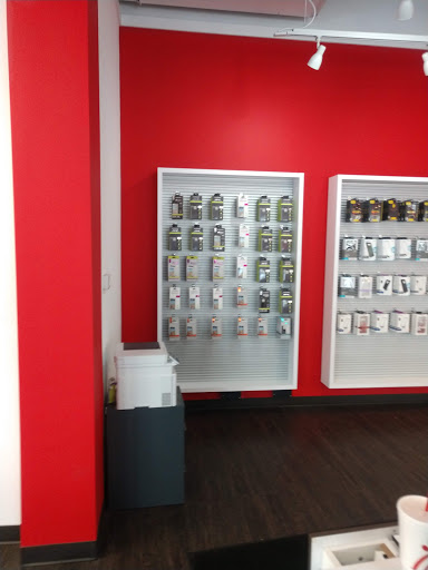 Cell Phone Store «Roswell Verizon Wireless», reviews and photos, 660 W Crossville Rd #100, Roswell, GA 30075, USA