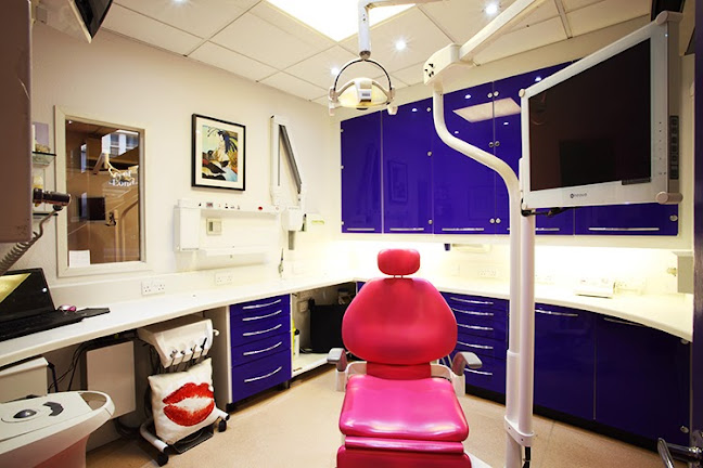 SparklySmile Dental Practice - Dentist