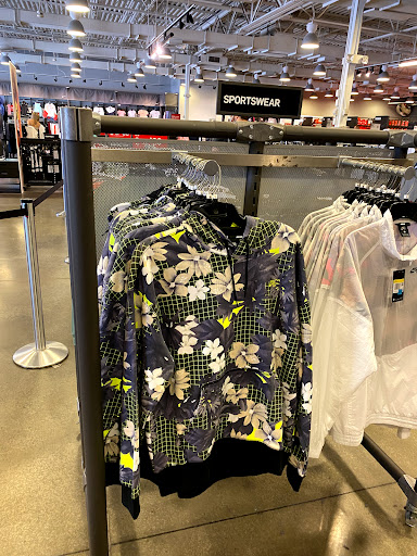 Clothing Store «Nike Factory Store», reviews and photos, 1475 N Burkhart Rd Suite C-200, Howell, MI 48855, USA