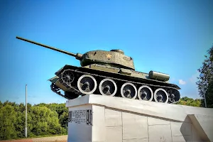 Tank T-34-85 image