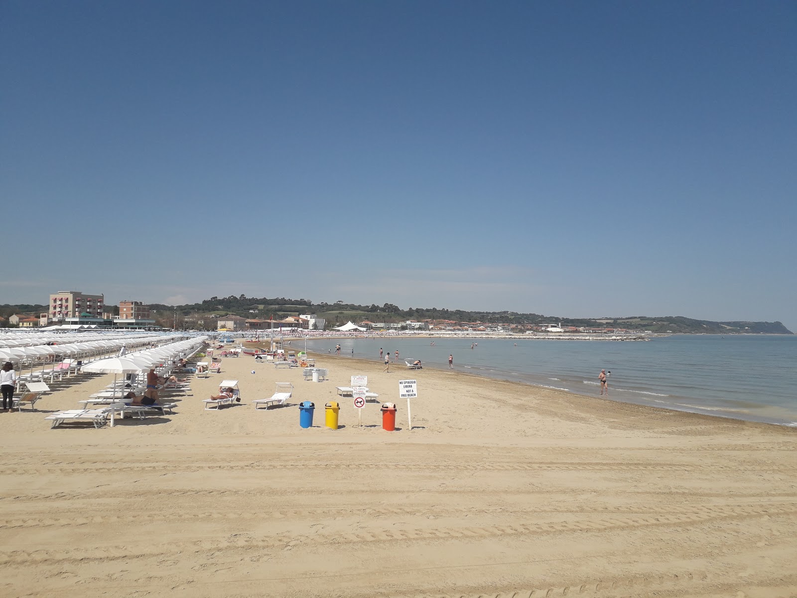 Φωτογραφία του Lido di Fano Beach - καλό φιλικό προς τα κατοικίδια σημείο για διακοπές
