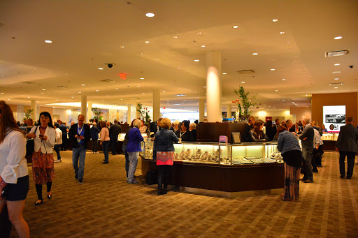 Jewelry Store «Borsheims Fine Jewelry», reviews and photos, 120 Regency Pkwy, Omaha, NE 68114, USA