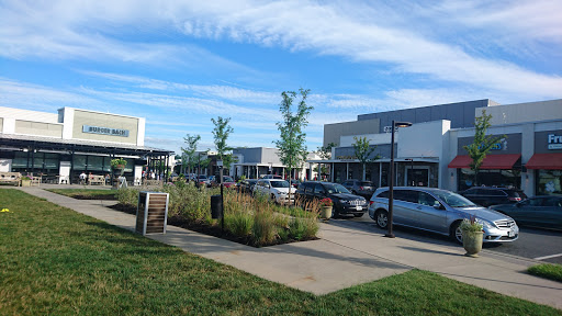 Shopping Mall «The Shops at Stonefield», reviews and photos, 2100 Hydraulic Rd, Charlottesville, VA 22901, USA