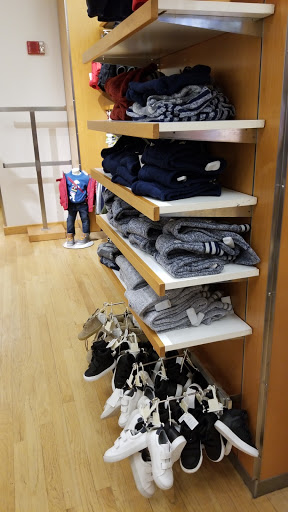Clothing Store «Gap», reviews and photos, 7430 164th Ave NE, Redmond, WA 98052, USA