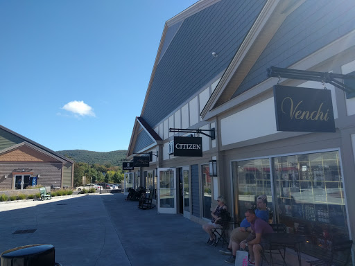 Shoe Store «Converse Factory Store», reviews and photos, 950 Grapevine Ct, Central Valley, NY 10917, USA