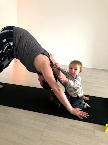 Heather Burns Pregnancy Yoga, Baby Yoga, Baby Massage - Yoga studio