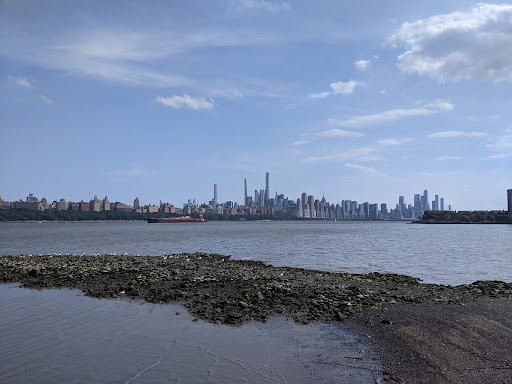 Home Goods Store «Home Goods», reviews and photos, 3 Main St, Edgewater, NJ 07020, USA