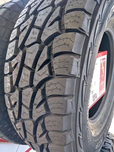 Tire Shop «Discount Tire Store - Blaine, MN», reviews and photos, 9450 Baltimore St NE, Blaine, MN 55449, USA