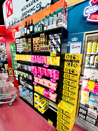 Convenience Store «Circle K», reviews and photos, 130 N Water St, Milwaukee, WI 53202, USA