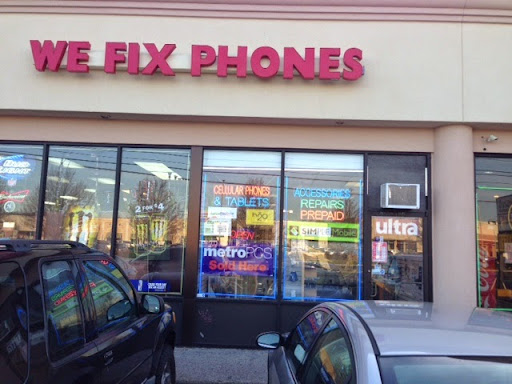 Cell Phone Store «WE FIX PHONES», reviews and photos, 213 Walt Whitman Rd, Huntington Station, NY 11746, USA