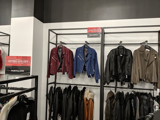 Department Store «Saks OFF 5TH», reviews and photos, 1675 Rockville Pike, Rockville, MD 20852, USA