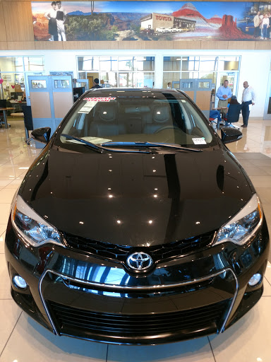 Toyota Dealer «Larry H. Miller Toyota Peoria», reviews and photos, 8633 W Bell Rd, Peoria, AZ 85382, USA