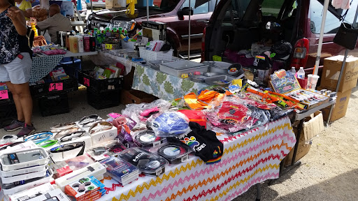 Flea Market «Montana Charlie’s», reviews and photos, 255 S Joliet Rd, Bolingbrook, IL 60440, USA