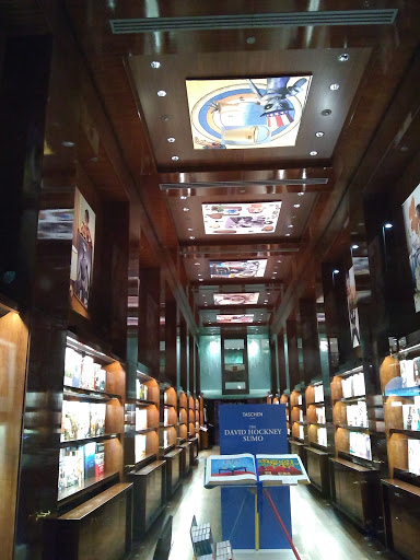 Book Store «TASCHEN Store Beverly Hills», reviews and photos, 354 N Beverly Dr, Beverly Hills, CA 90210, USA
