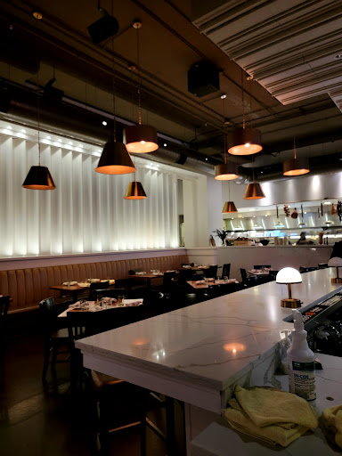 Shopping Mall «The Shops at Roosevelt Collection», reviews and photos, 150 W Roosevelt Rd, Chicago, IL 60605, USA