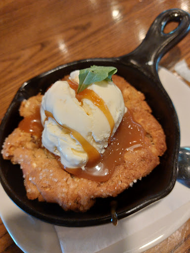 Shopping Mall «Cary Village Square Shopping Center», reviews and photos, 657 Cary Towne Blvd, Cary, NC 27511, USA