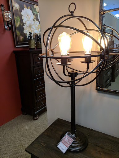 Furniture Store «Raymour & Flanigan Furniture and Mattress Store», reviews and photos, 1345 US-1, North Brunswick Township, NJ 08902, USA