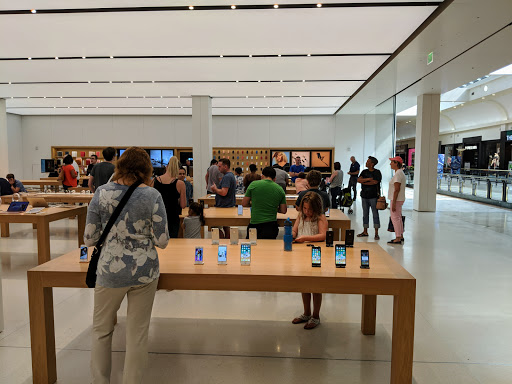 Computer Store «Apple Crabtree Valley Mall», reviews and photos, 4325 Glenwood Ave, Raleigh, NC 27612, USA