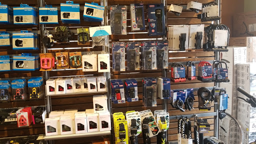 Bicycle Repair Shop «Bike World in Alamo Heights», reviews and photos, 5911 Broadway St, Alamo Heights, TX 78209, USA