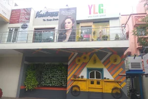 YLG Salon / Adyar image