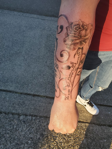 Tattoo Shop «Creative Souls Tattoo Studio», reviews and photos, 2207 Everett Ave b, Everett, WA 98201, USA