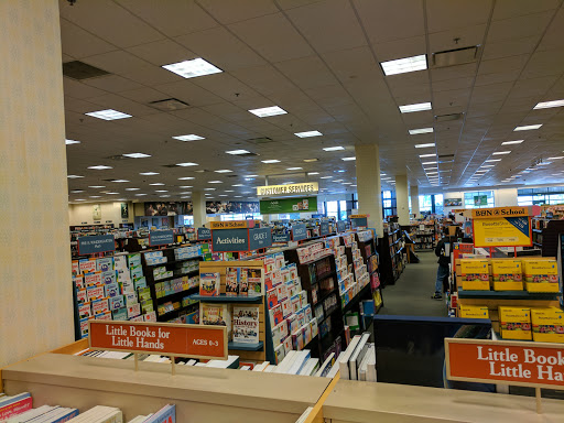 Book Store «Barnes & Noble», reviews and photos, 6050 El Cerrito Plaza, El Cerrito, CA 94530, USA