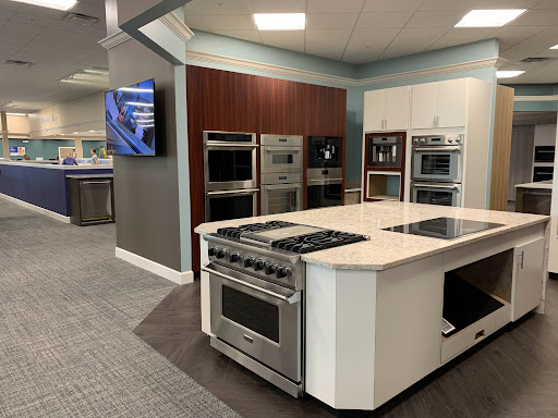 Appliance Store «Famous Tate Appliance & Bedding Centers», reviews and photos, 4520 E Bay Dr, Clearwater, FL 33764, USA