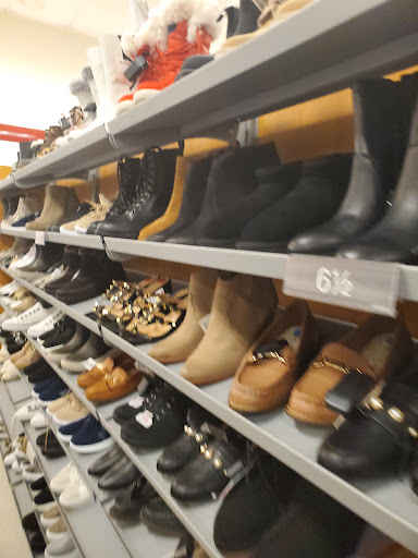 Department Store «T.J. Maxx», reviews and photos, 100 Mountaineer Dr, Stroudsburg, PA 18360, USA