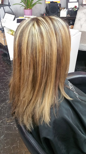 Beauty Salon «Tease Me Hair Salon», reviews and photos, 7028 Foothill Blvd, Tujunga, CA 91042, USA