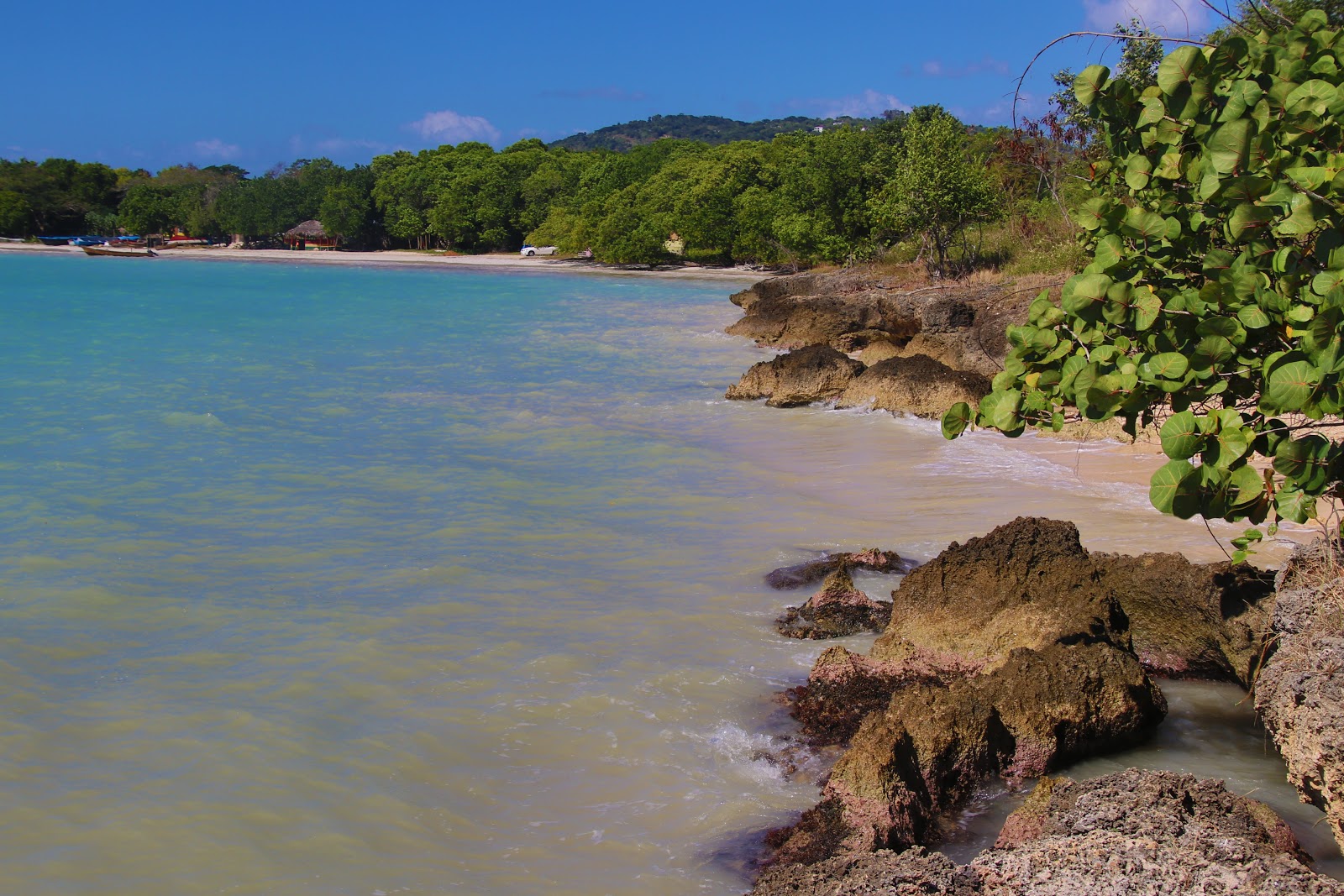 Foto van San San Beach met ruim strand