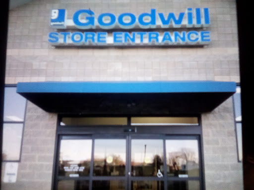 Thrift Store «Loveland Goodwill Store», reviews and photos, 330 Loveland Madeira Rd, Loveland, OH 45140, USA