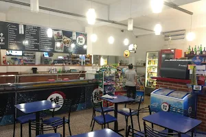 El Puerto Del Sabor Helados Y Cafe image